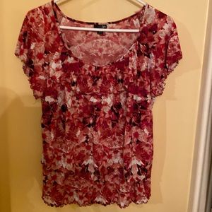 SHORT SLEEVE PRETTY RED PRINT TOP SIZE L by EAST 5th